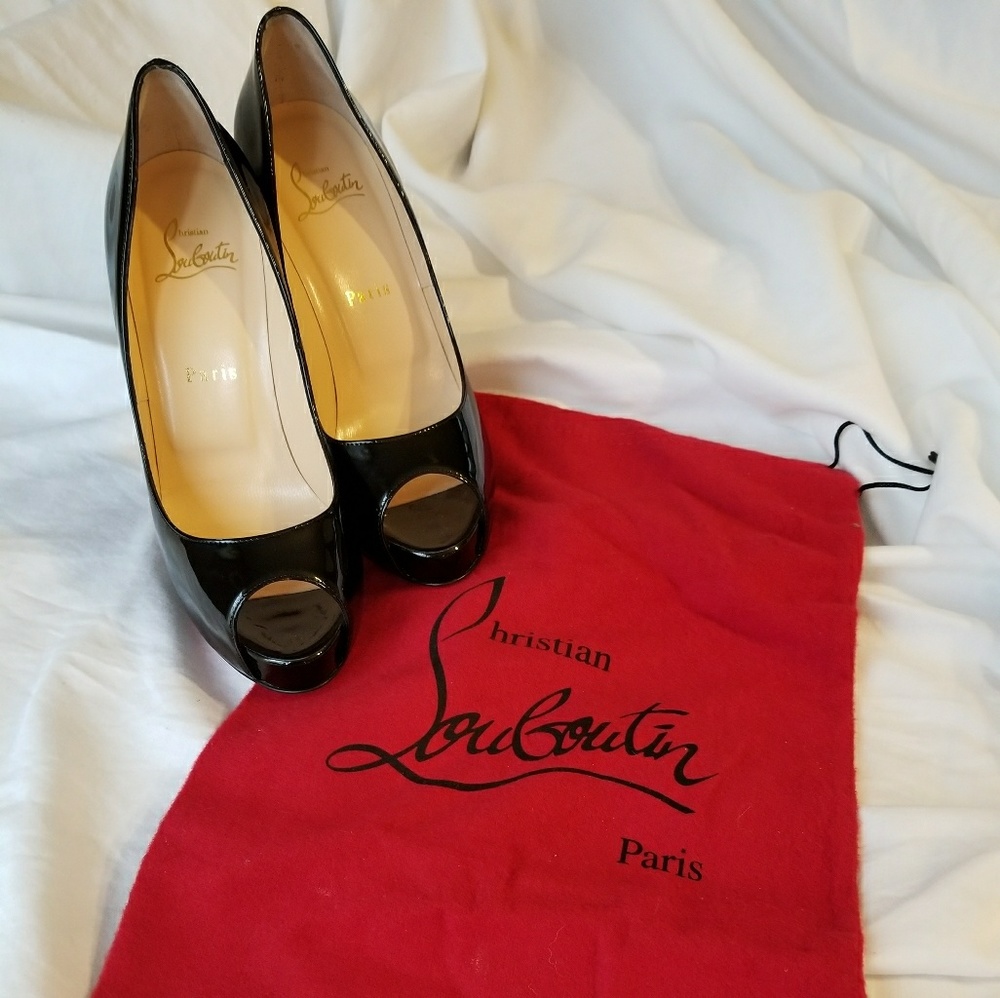 BLACK CHRISTIAN LOUBOUTIN PEEP TOE 37.5